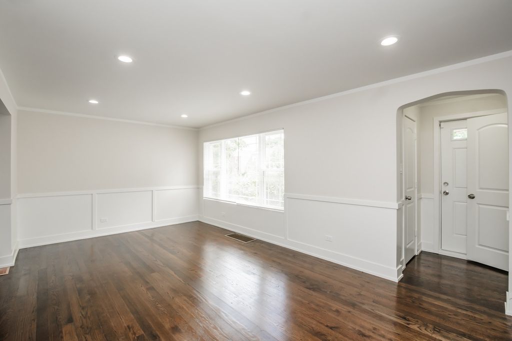 10048 S Saint Lawrence Avenue, Chicago, IL 60628 — photo 4