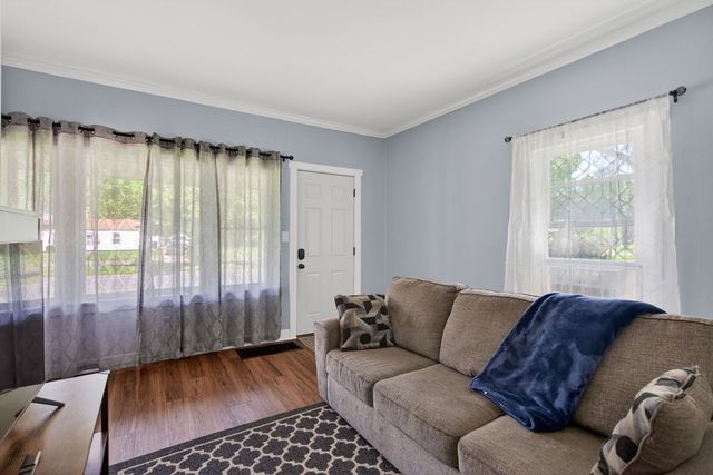 2113, 2115, 2117 Kirkwood Boulevard, Davenport, IA 52803