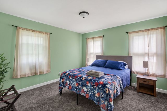 2113, 2115, 2117 Kirkwood Boulevard, Davenport, IA 52803
