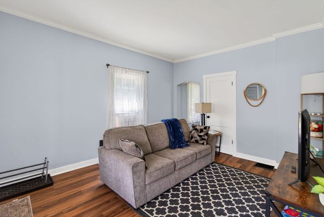 2113, 2115, 2117 Kirkwood Boulevard, Davenport, IA 52803