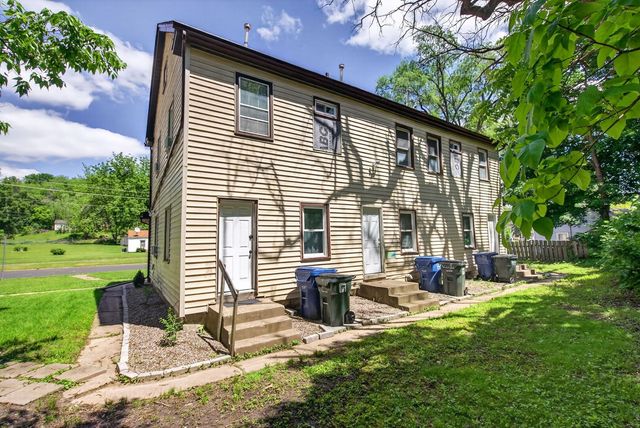2113, 2115, 2117 Kirkwood Boulevard, Davenport, IA 52803