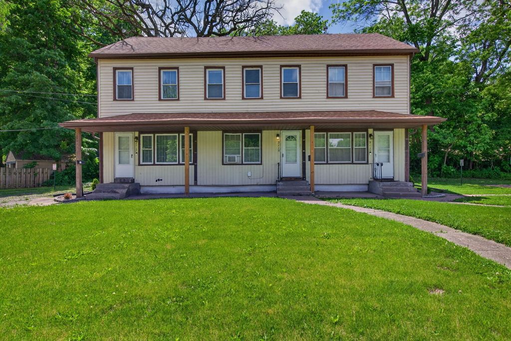 2113, 2115, 2117 Kirkwood Boulevard, Davenport, IA 52803
