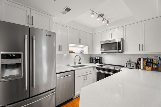 315 N Spruce Street 408, Winston-salem, NC 27101