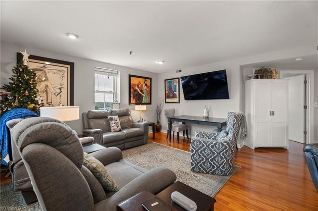 315 N Spruce Street 408, Winston-salem, NC 27101