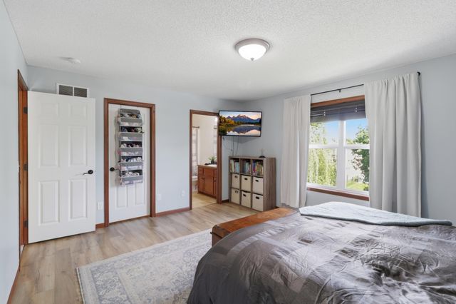 2133 119th Avenue NE, Blaine, MN 55449