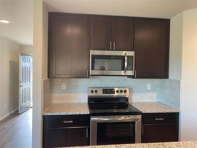 802 Faison Court, Montgomery, TX 77316