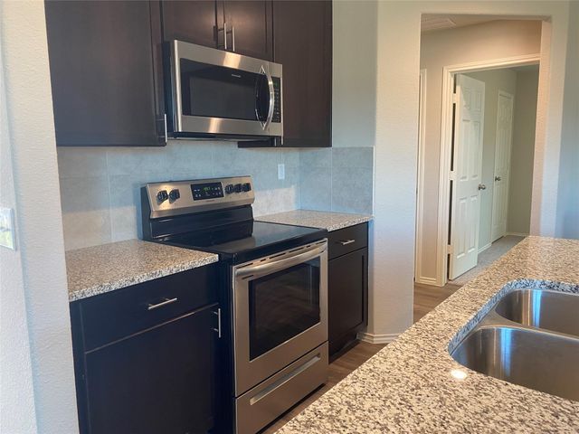 802 Faison Court, Montgomery, TX 77316