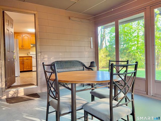27 West Street, Cromwell, CT 06416