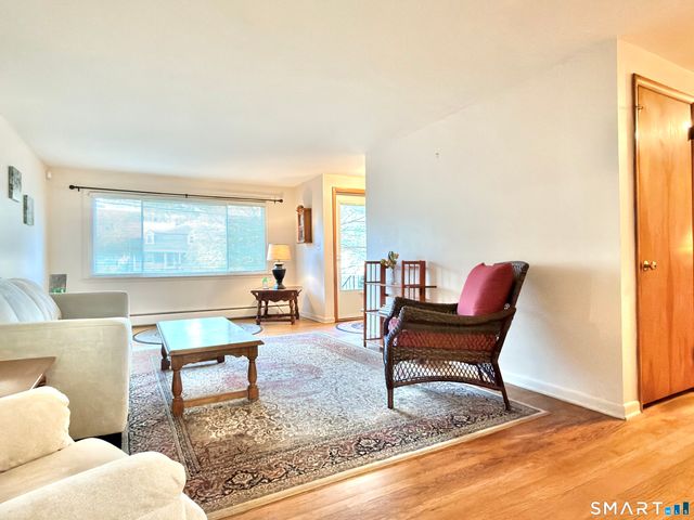 27 West Street, Cromwell, CT 06416