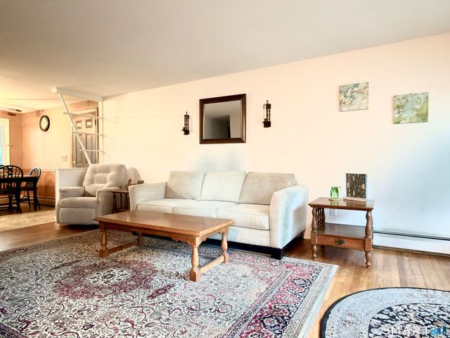 27 West Street, Cromwell, CT 06416