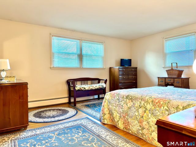 27 West Street, Cromwell, CT 06416
