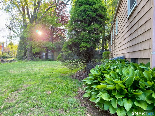 27 West Street, Cromwell, CT 06416