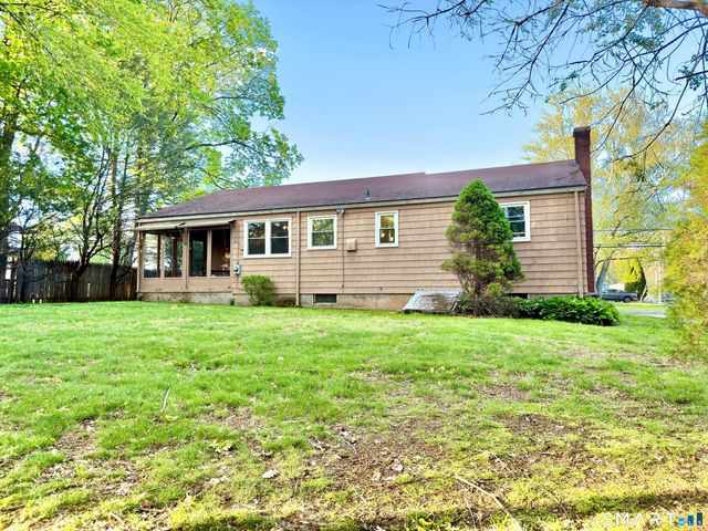 27 West Street, Cromwell, CT 06416