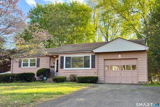 27 West Street, Cromwell, CT 06416