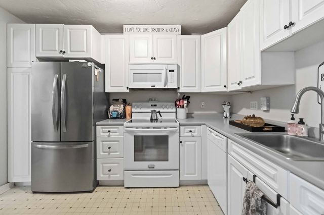 210 Fellsview Terrace 214, Stoneham, MA 02180
