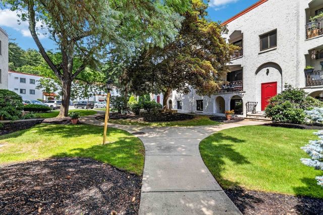 210 Fellsview Terrace 214, Stoneham, MA 02180