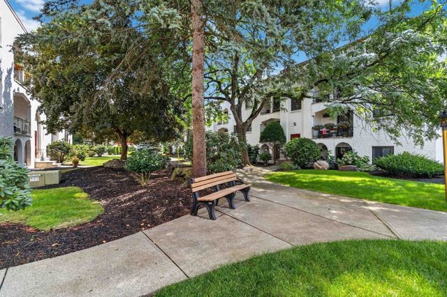 210 Fellsview Terrace 214, Stoneham, MA 02180