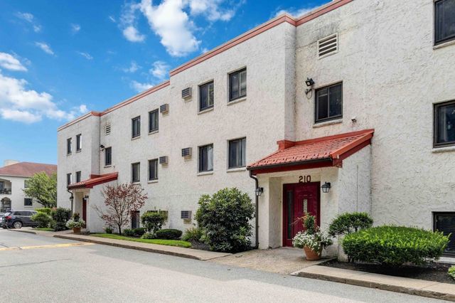 210 Fellsview Terrace 214, Stoneham, MA 02180