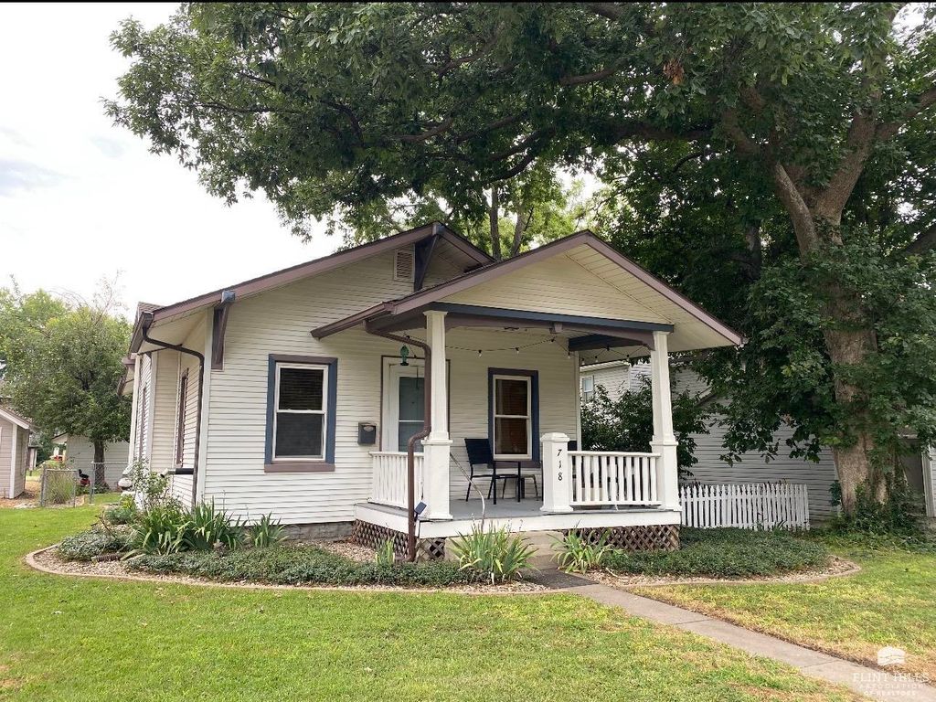 718 Laramie Street, Manhattan, KS 66502