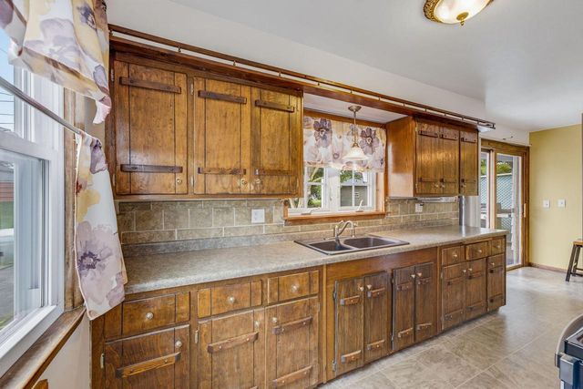701 Williams AVENUE, South Milwaukee, WI 53172
