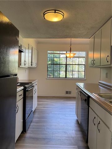 6354 SHANNON Parkway 6D, Union City, GA 30291