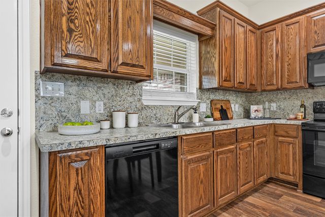 204 Hawk Ridge, Lacy Lakeview, TX 76705