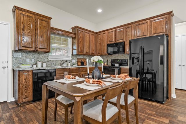 204 Hawk Ridge, Lacy Lakeview, TX 76705