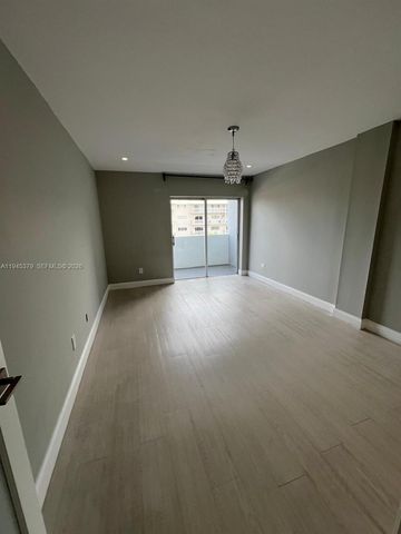 3642 NE 171st St 504, North Miami Beach, FL 33160