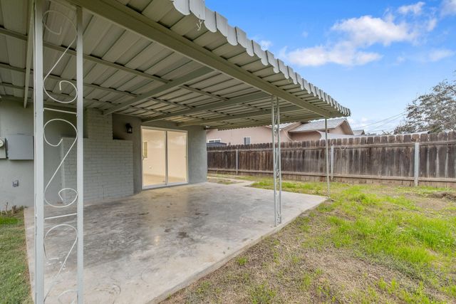 255 Lombardy Lane, Lemoore, CA 93245