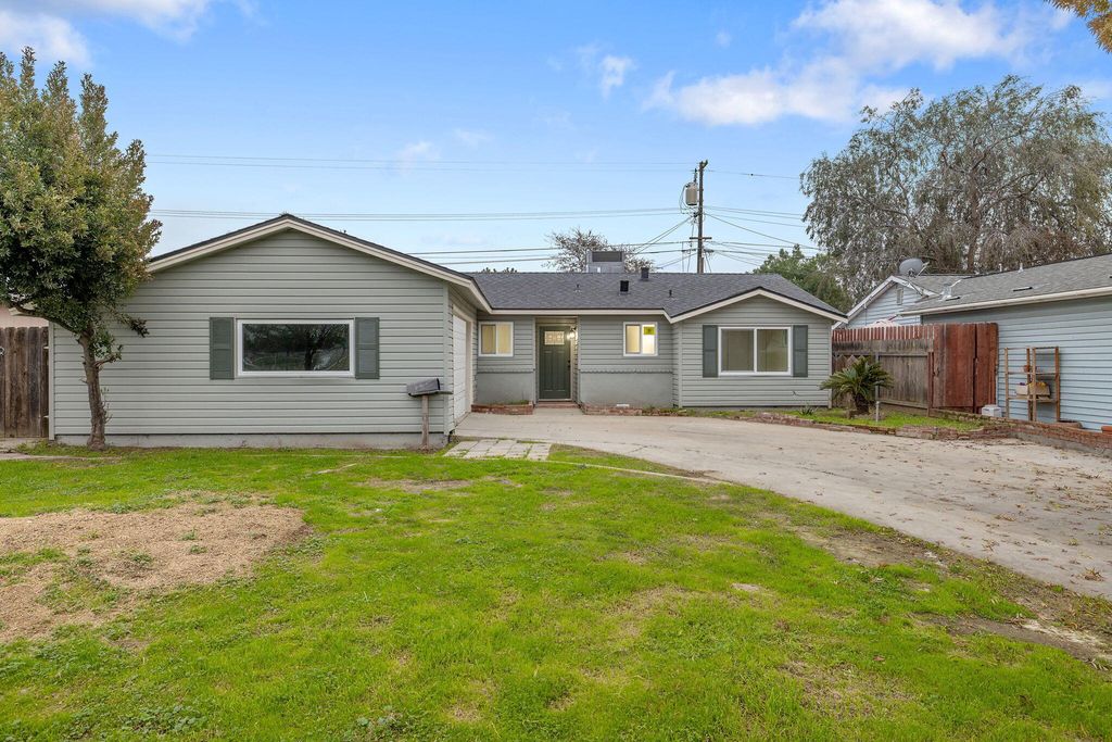 255 Lombardy Lane, Lemoore, CA 93245