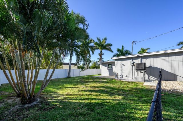 927 W OLYMPIA AVENUE, Punta Gorda, FL 33950