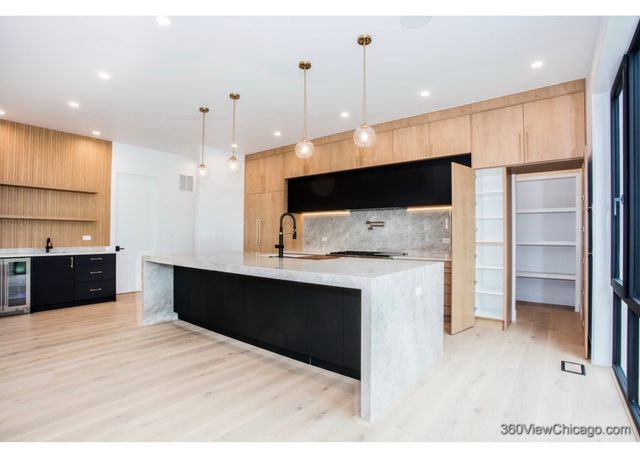 12900 S 86th Avenue, Palos Park, IL 60464