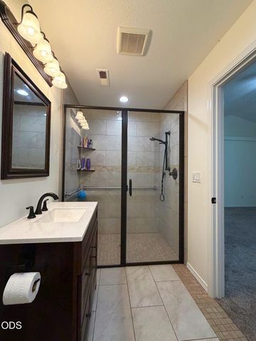 527 SW Wagner Meadows Drive, Grants Pass, OR 97526