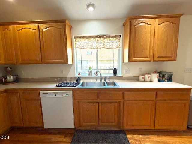 527 SW Wagner Meadows Drive, Grants Pass, OR 97526