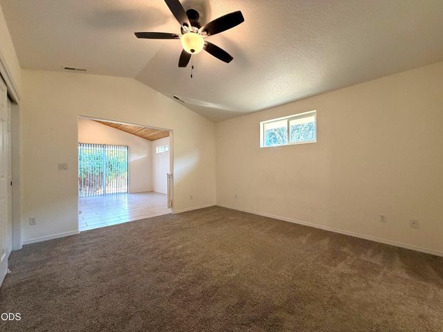 527 SW Wagner Meadows Drive, Grants Pass, OR 97526