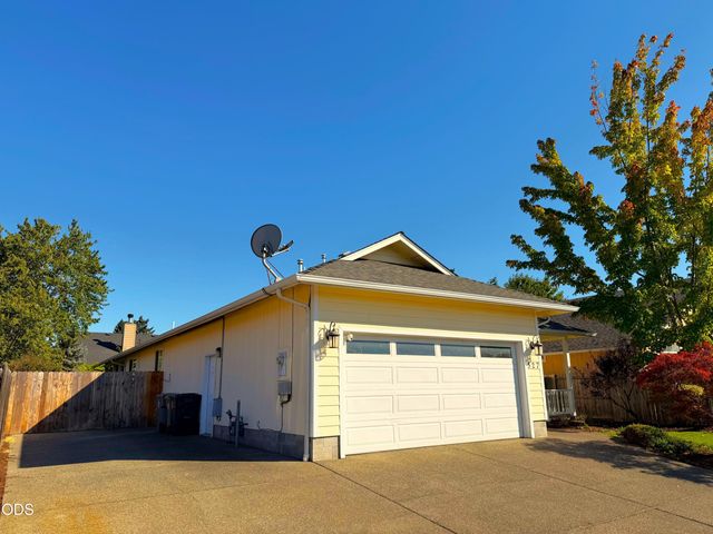 527 SW Wagner Meadows Drive, Grants Pass, OR 97526