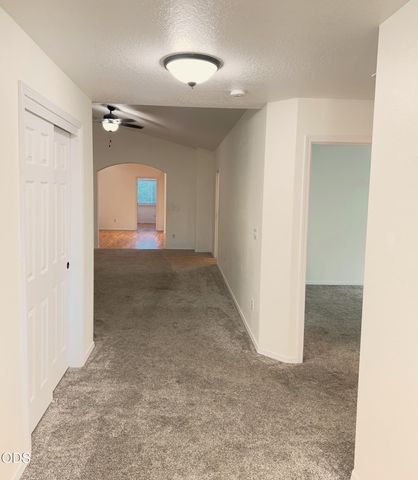 527 SW Wagner Meadows Drive, Grants Pass, OR 97526