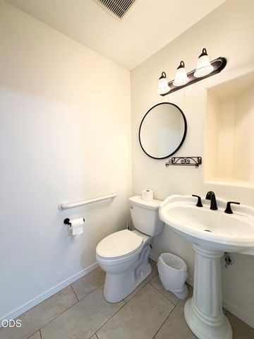 527 SW Wagner Meadows Drive, Grants Pass, OR 97526