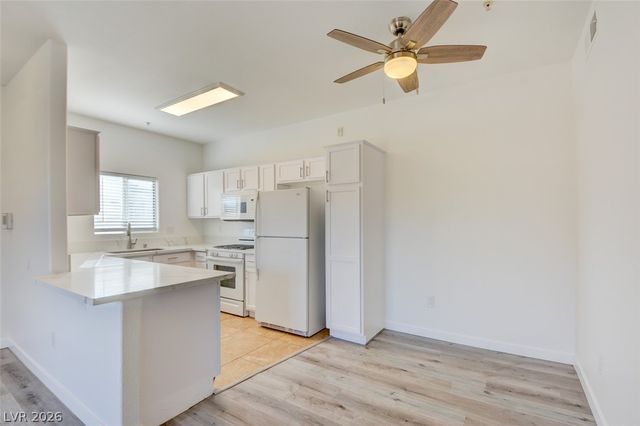 2291 West Horizon Ridge Parkway 8243, Henderson, NV 89052