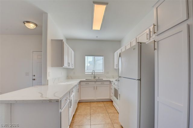 2291 West Horizon Ridge Parkway 8243, Henderson, NV 89052