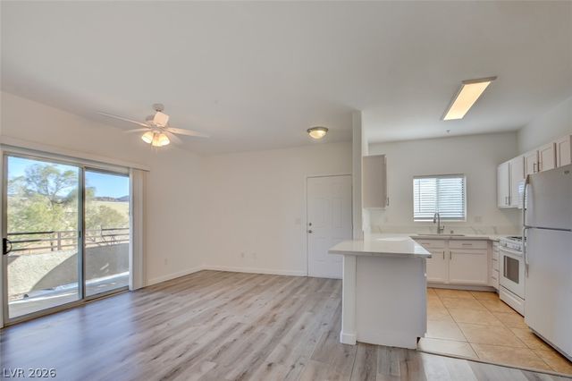 2291 West Horizon Ridge Parkway 8243, Henderson, NV 89052
