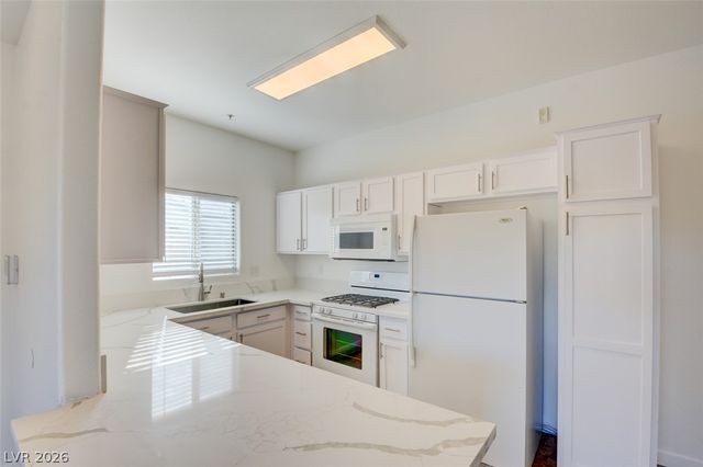 2291 West Horizon Ridge Parkway 8243, Henderson, NV 89052