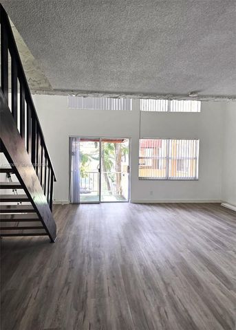 17901 NW 68th Ave S204, Hialeah, FL 33015