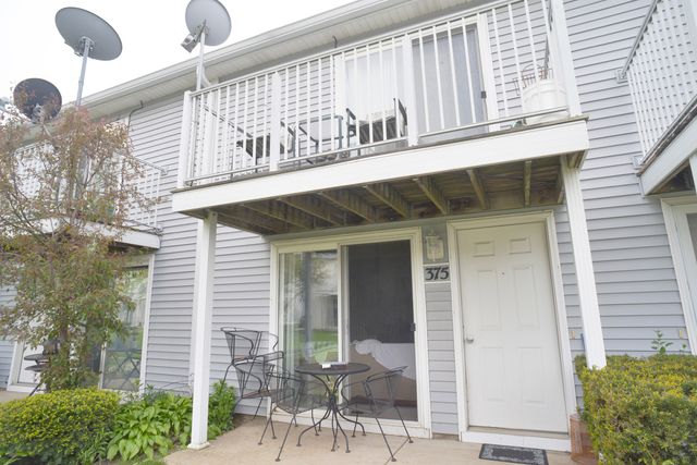 375 Meadow Green Lane, Round Lake Beach, IL 60073