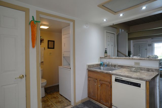 375 Meadow Green Lane, Round Lake Beach, IL 60073