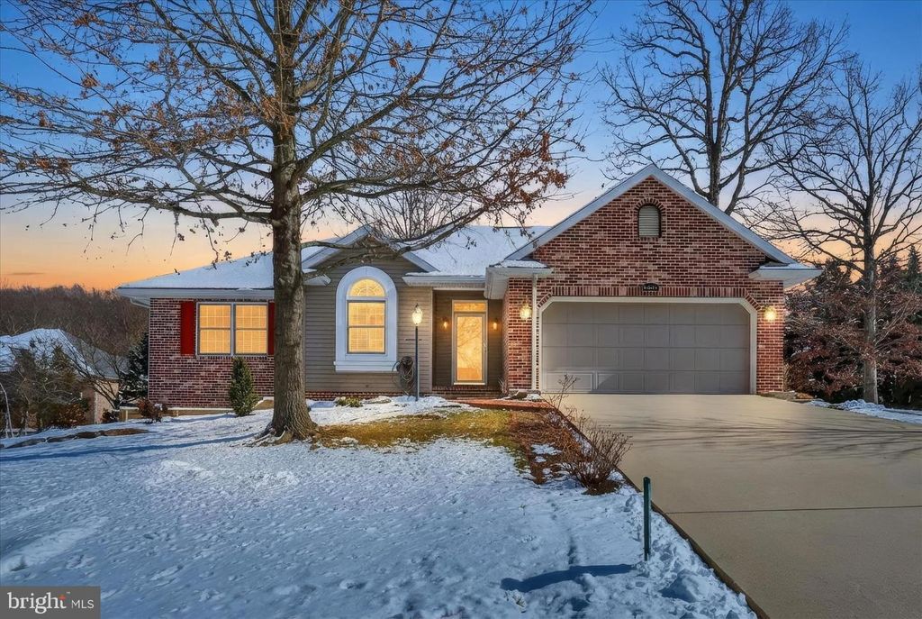 6967 FAIRWAY OAKS, Fayetteville, PA 17222