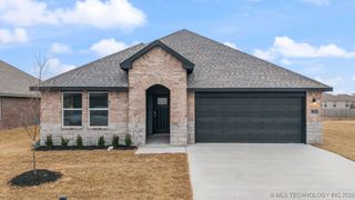 7530 E 156th Place S, Bixby, OK 74008