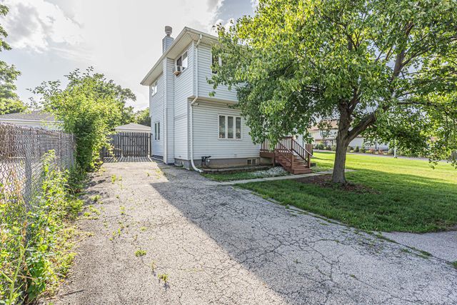 8820 Palisades Road, Burr Ridge, IL 60527