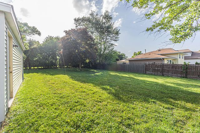 8820 Palisades Road, Burr Ridge, IL 60527