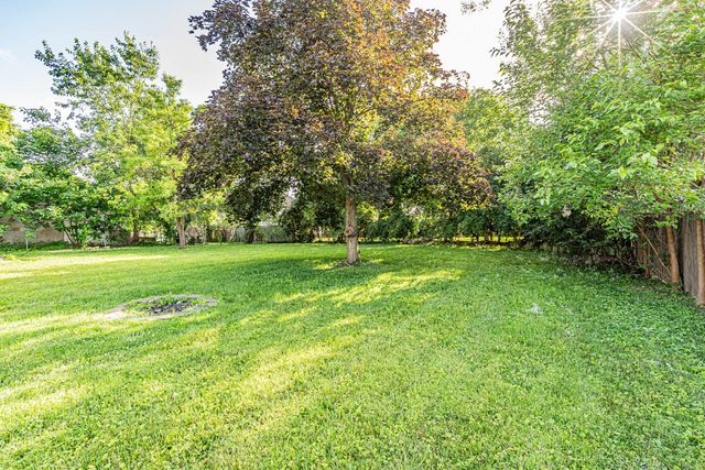 8820 Palisades Road, Burr Ridge, IL 60527